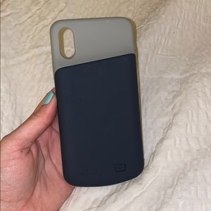 iPhone X charging phone case